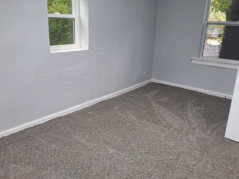 1613 Jackson Ave — Photo 7