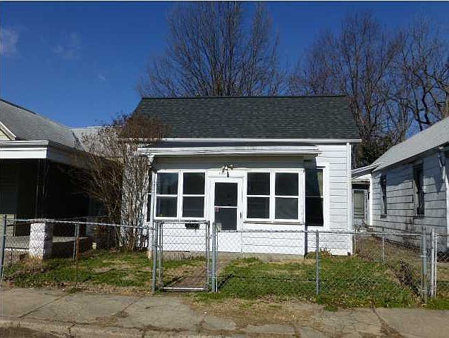 1st image of 1306 E Sycamore St