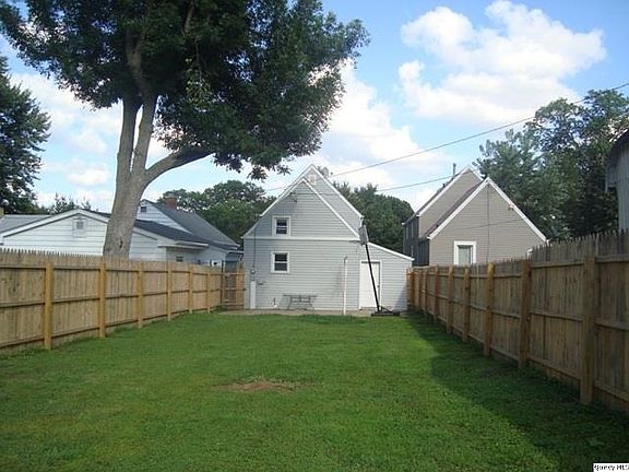 Home for Sale in Quincy, IL $72,000