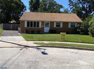 8 Fern Cir, West Berlin, NJ 08091