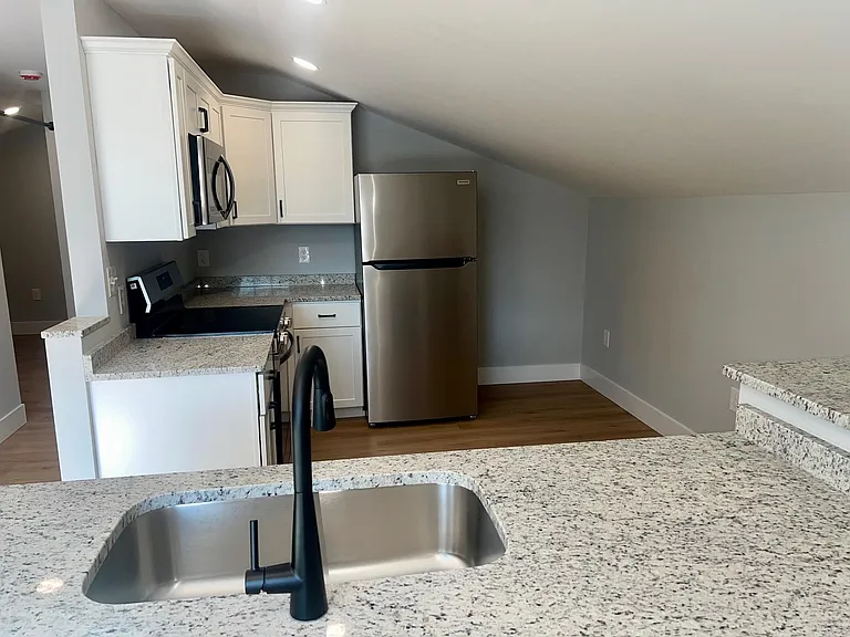 332 Daniel Webster Hwy #3 — Photo 4
