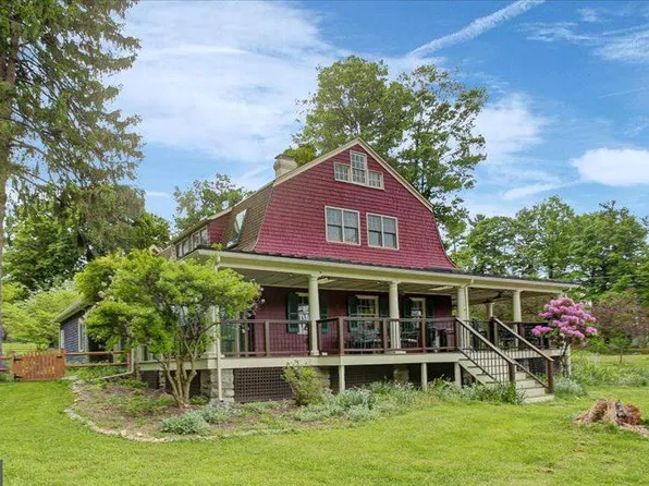 12458 Monterey Ln, Blue Ridge Summit, PA 17214
