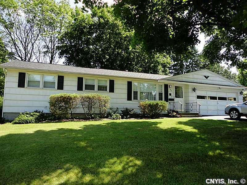 1st image of 107 Greenhedge Dr