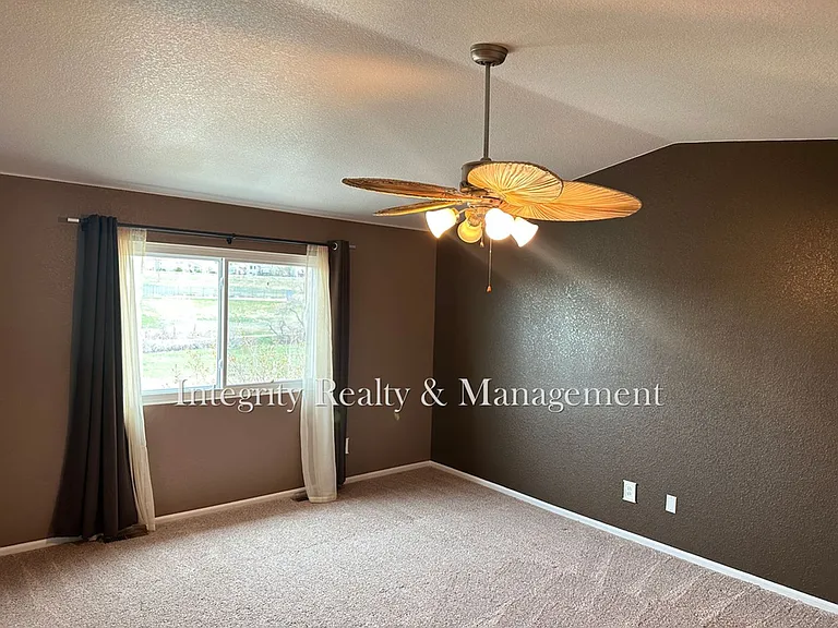 7402 Eagle Rock Dr — Photo 26