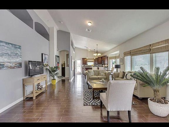 5th image of 941 Nellind St