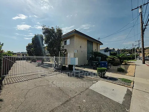 3430 Helix St #4 Photo 1