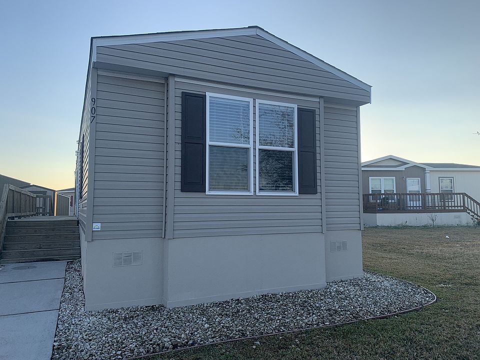 1st image of 920 Century Plaza Dr #116