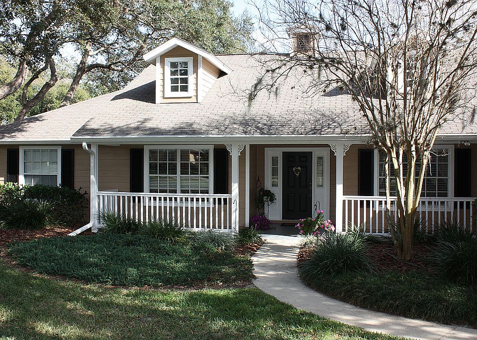1st image of 33018 Lake Bend Cir
