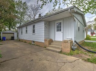 907 N Fairlawn Ave, Decatur, IL 62522