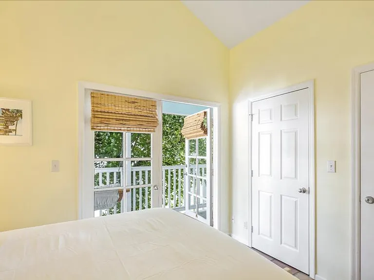 Queen bedroom alt. view