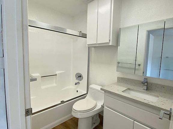 4th image of 1536 W 261st St #11
