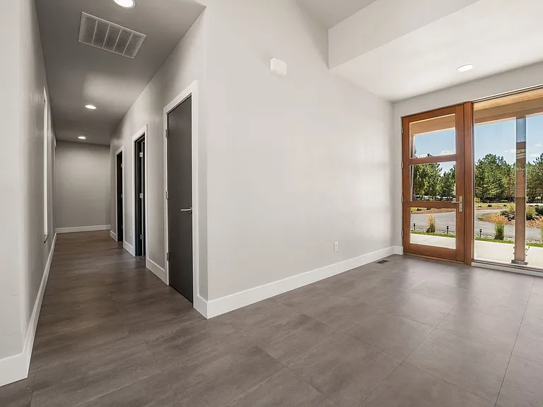 64144 Pioneer Loop — Photo 45