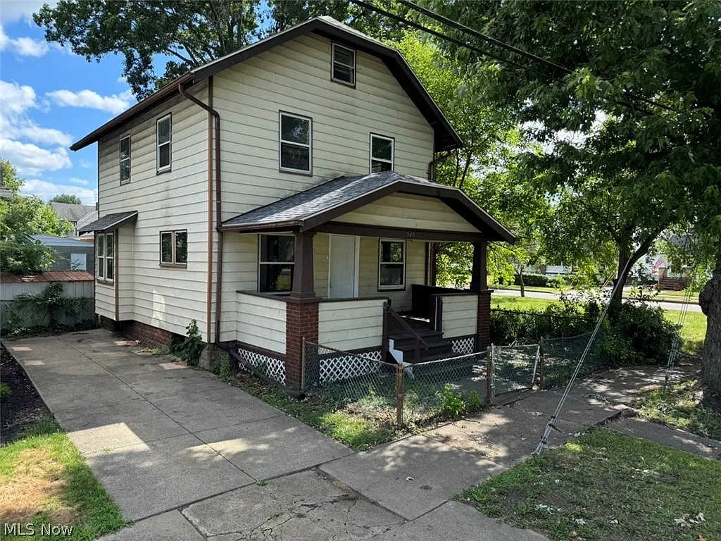540 Holmes Ave photo 1