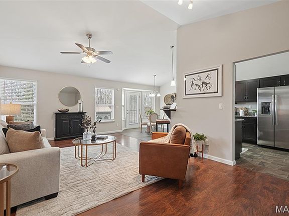3rd image of 500 Indian Lake Dr
