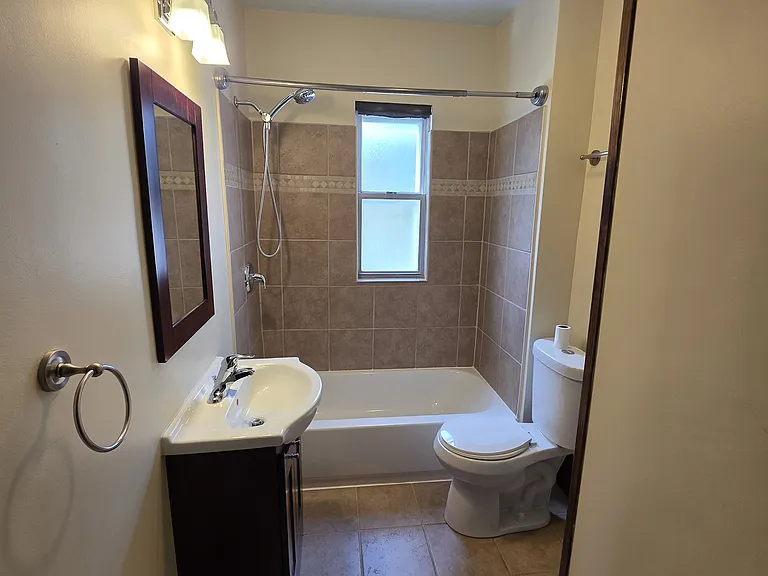 1745 W 31st Pl — Photo 10