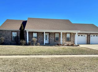 1108 Daffodil St, Sikeston, MO 63801