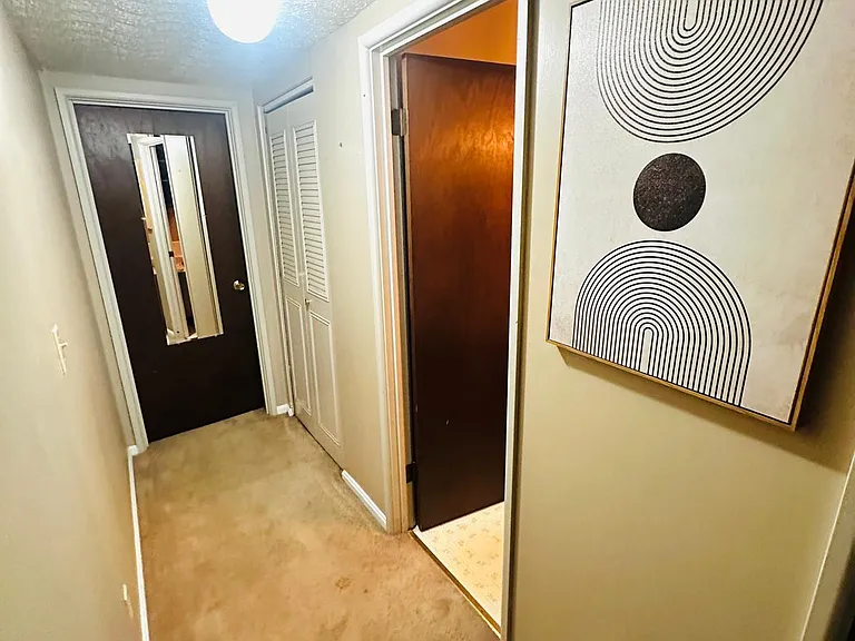 75 Mayflower Dr #4 — Photo 5
