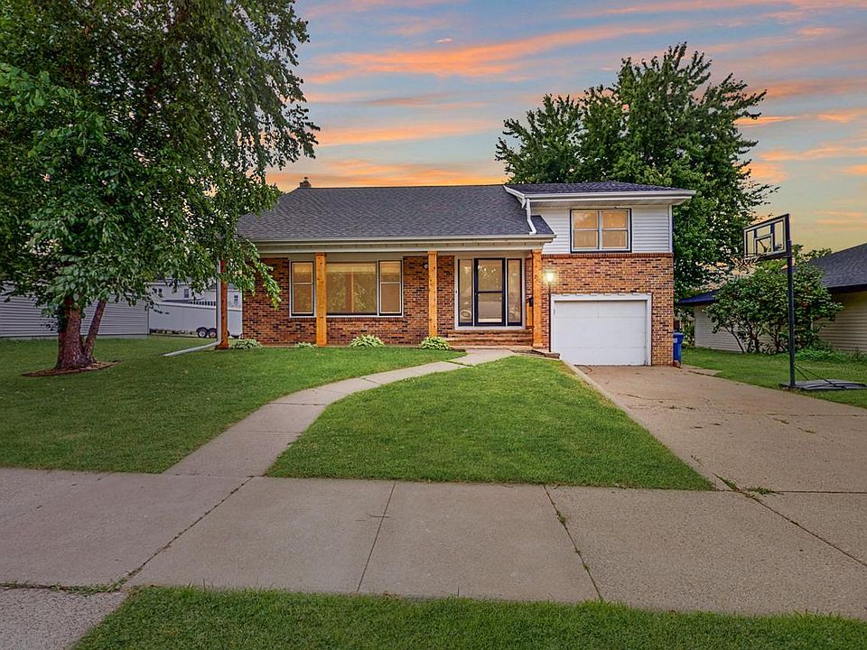 210 W Elm St, Lake City, MN 55041 Zillow