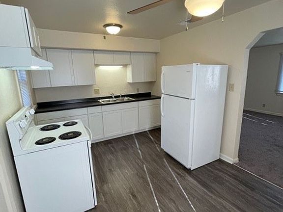 3rd image of 1714 Jackson Ln