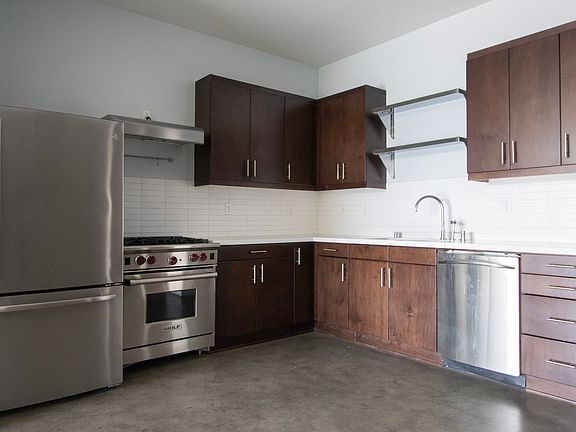 3rd image of 5700 Melrose Ave APT 208