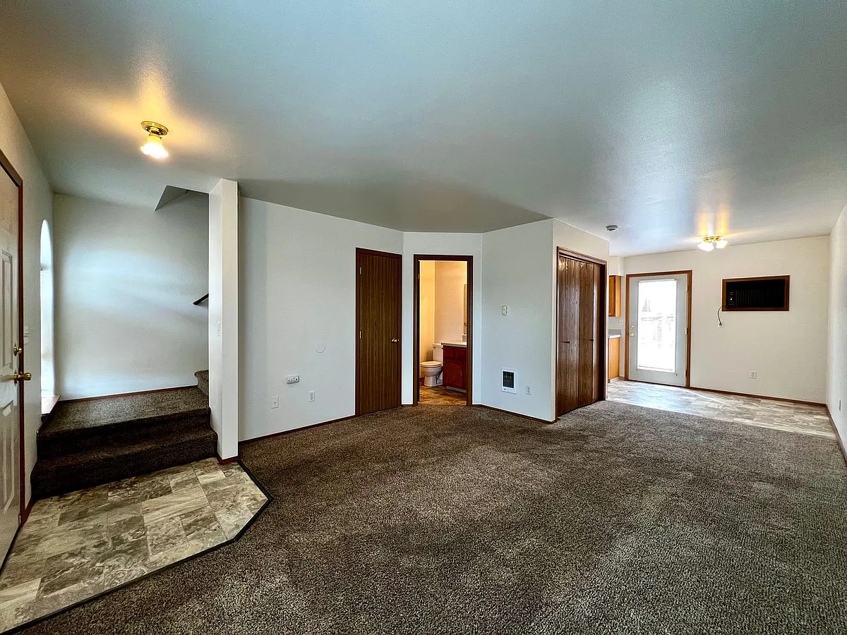 Building Photo - 1231 S 75th Ave