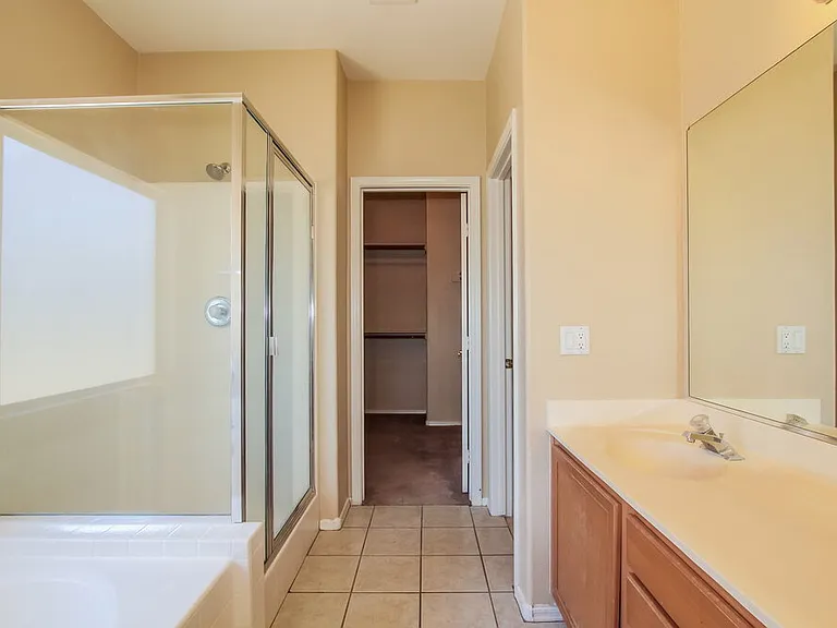 13425 W Gelding Dr — Photo 10