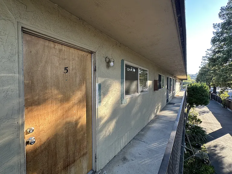 20317 Wisteria St — Photo 17