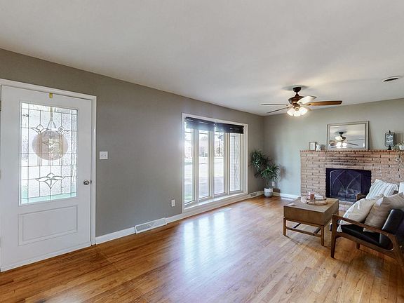 5th image of 1108 Wilton Ave