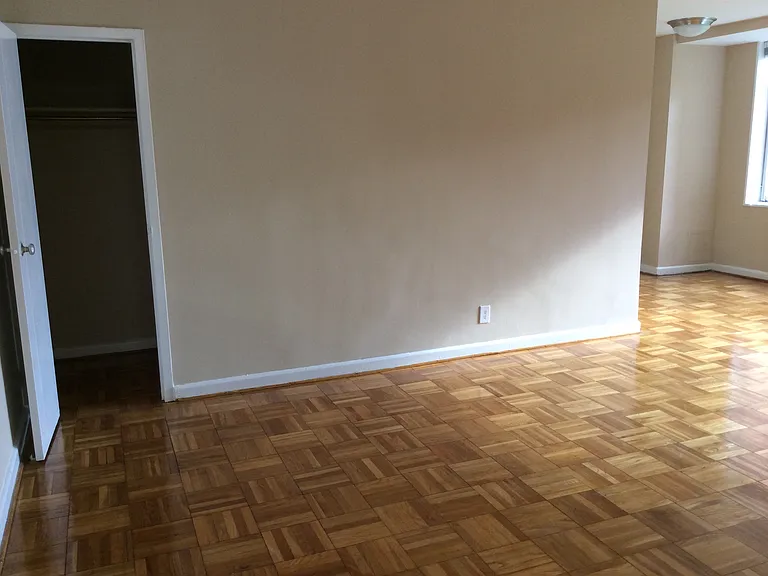 Connecticut Park Apartments — Photo 42