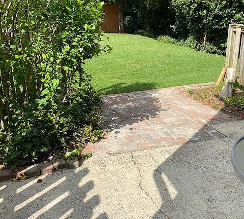 Lots of privacy in back!