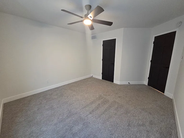 2301 Grant Ln — Photo 60
