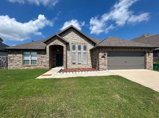 1930 Sunrise Cir, Centerton, AR 72719