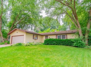 6917 Stratford Dr, Madison, WI 53719