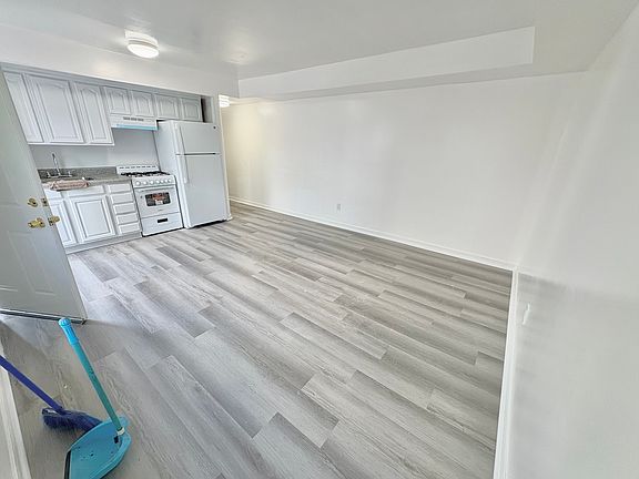 2nd image of 315 Travis Ave #1