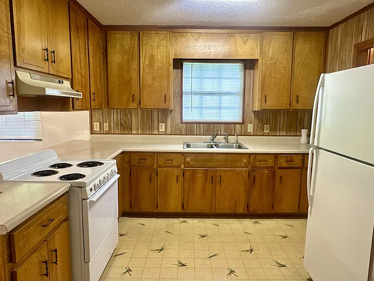 4022 Camellia Dr #1 — Photo 3