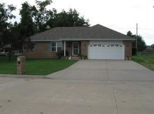 405 N Williams Pl, Bolivar, MO 65613