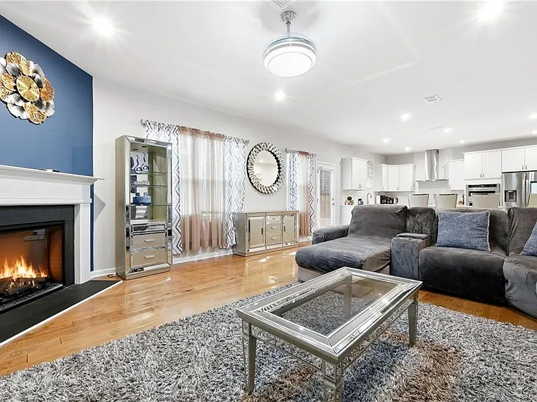 45 Woodford Dr — Photo 8
