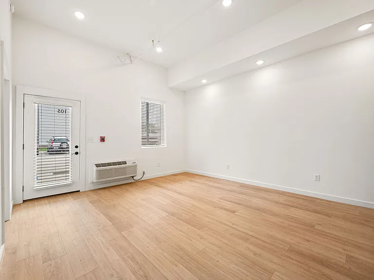 623 E Main St #105 — Photo 5