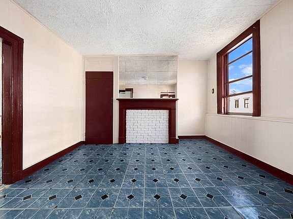 4th image of 76 S 3rd St