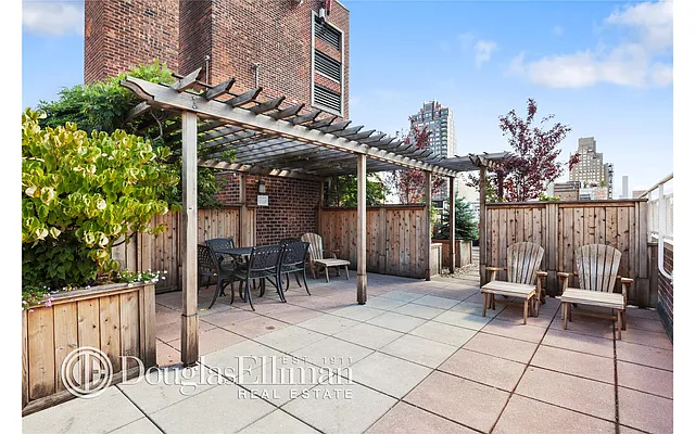 Sold by Douglas Elliman | media 48