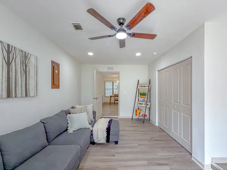 2059 Little River Ln — Photo 33