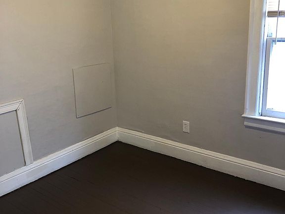 4th image of 293 Bird Ave Floor 2