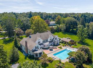 34 Harbor Hill Dr, Lloyd Harbor, NY 11743