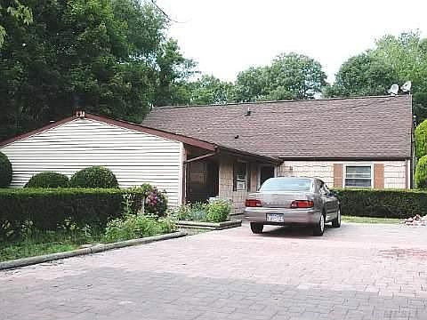 2nd image of 93 Orange St