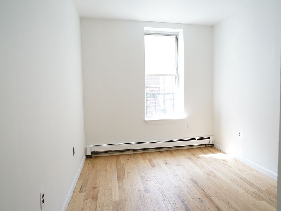 2nd image of 2840 Valentine Ave APT 1B