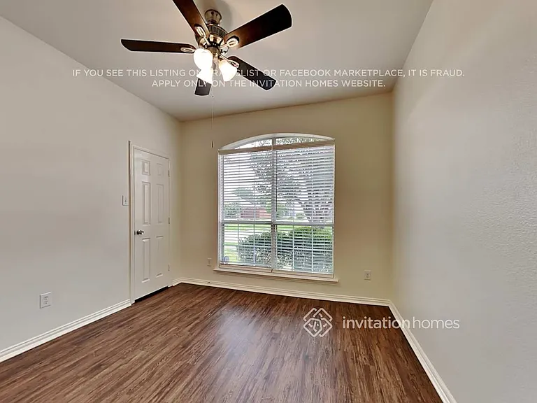 8010 Munich Dr — Photo 15