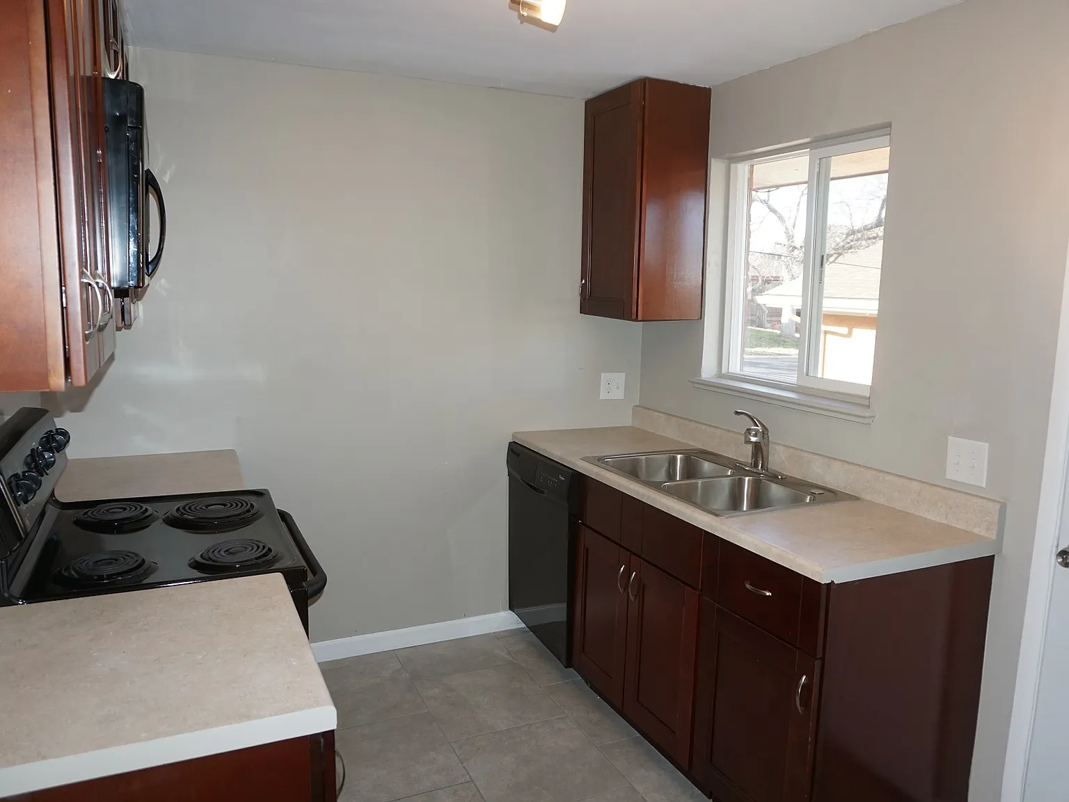 897 W Prentice Pl - - — Photo 4