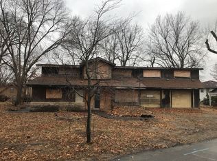190 Anchor Cir, Lake Tapawingo, MO 64015