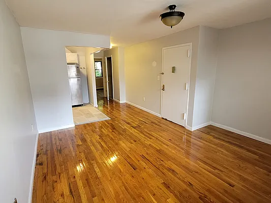 Rented by Signature Property Realty | media 18