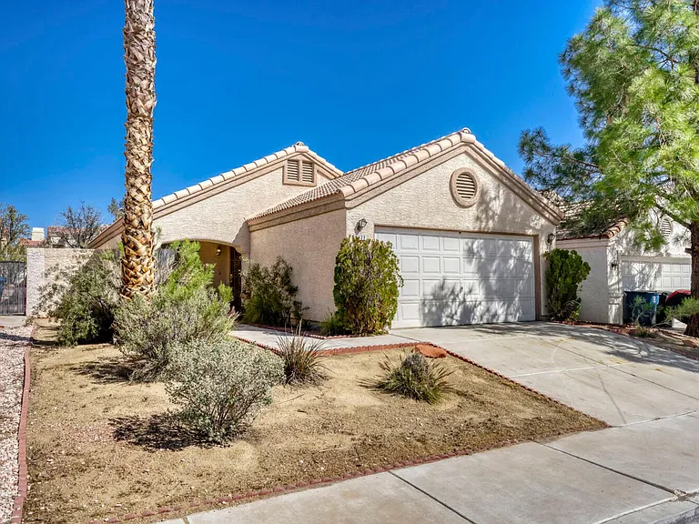 6472 Burlwood Way — Photo 4